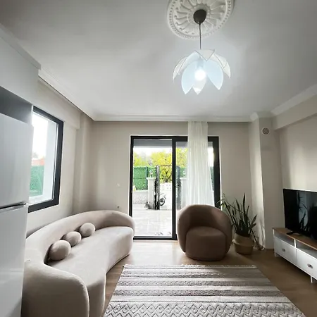 Apartment New With Garden For 4